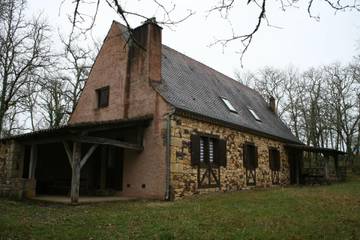 Location de vacances pour 6 personnes, avec terrasse ainsi que jardin et piscine à Audrix