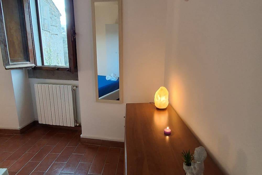 Ganze Wohnung, Suspended in the village in Vitorchiano, Viterbo Provinz