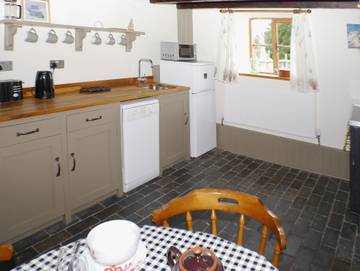 Log Cabin for 4 People in Peak District, Photo 3