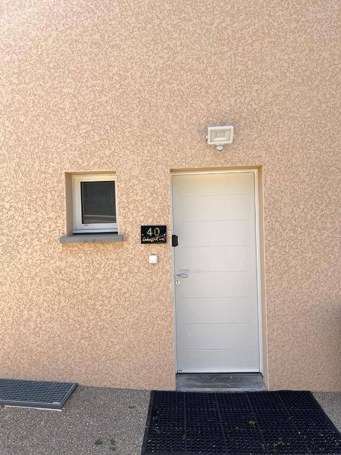 Gîte pour 10 personnes, avec Terrasse à Satolas-et-Bonce