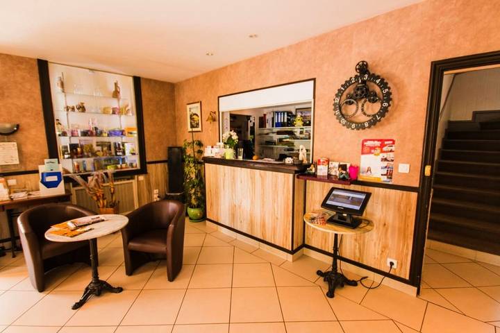 Hôtel pour 4 personnes, avec piscine et terrasse à Saint-Flour - 4