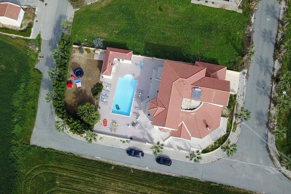 Ideal for 3 families or more! in Larnaca, Larnaca District