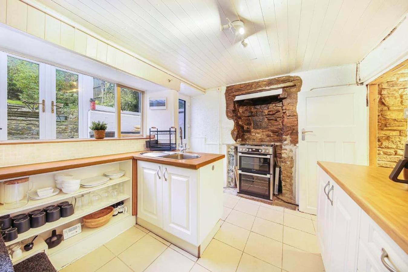 Host Stay Batemill Cottage in Derbyshire