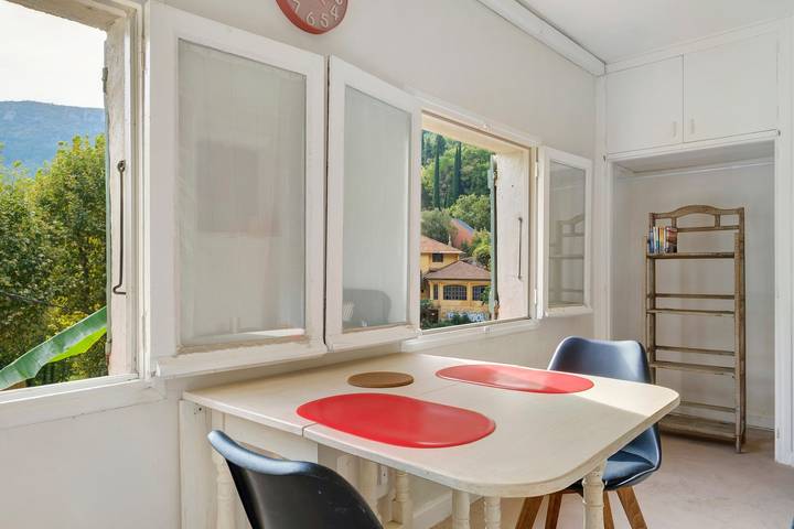 Apartamento entero, Apartamento 'Maison Du Pigeonnier' con vistas a la montaña, Wi-Fi y aire acondicionado in Tourrettes-sur-Loup, Costa mediterránea (Francia)