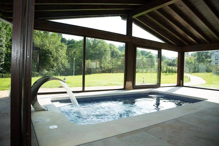 Casa de vacaciones para 4 personas, con piscina además de jacuzzi y jardín en Cantabria - 2