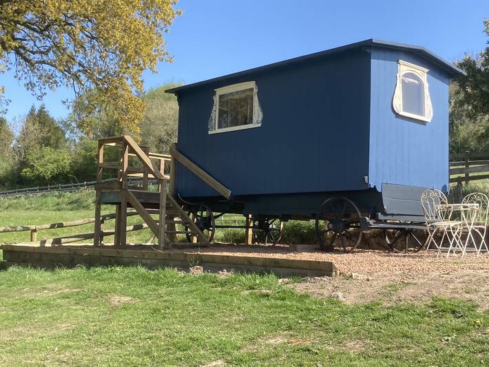 Tipi for 2 people, with Balcony and Garden in Southern England