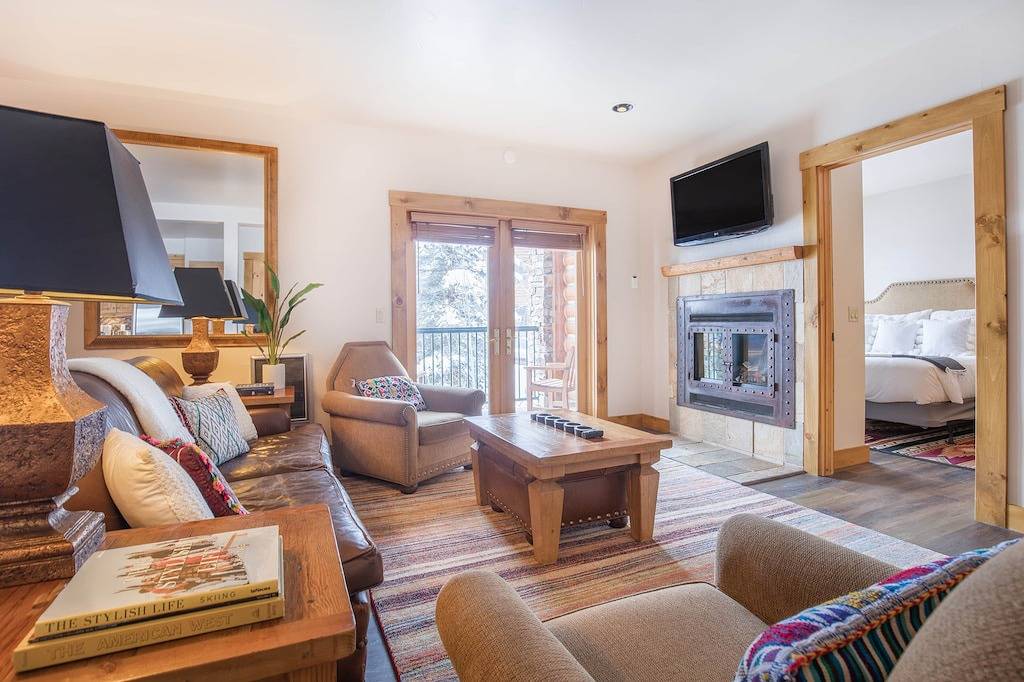 Ganze Wohnung, Elevated Escape: Deluxe 2 bed/2bath Ski In/Out condo in Mountain Village, Telluride Ski Resort