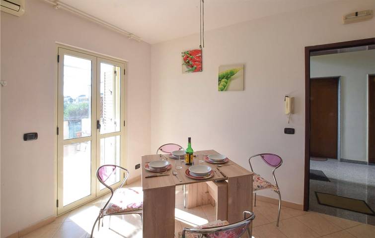 Apartamento vacacional entero, Apartamento en primera línea de playa con aparcamiento e Internet - A 1,5 km de la playa in Lamezia Terme, Provincia de Catanzaro