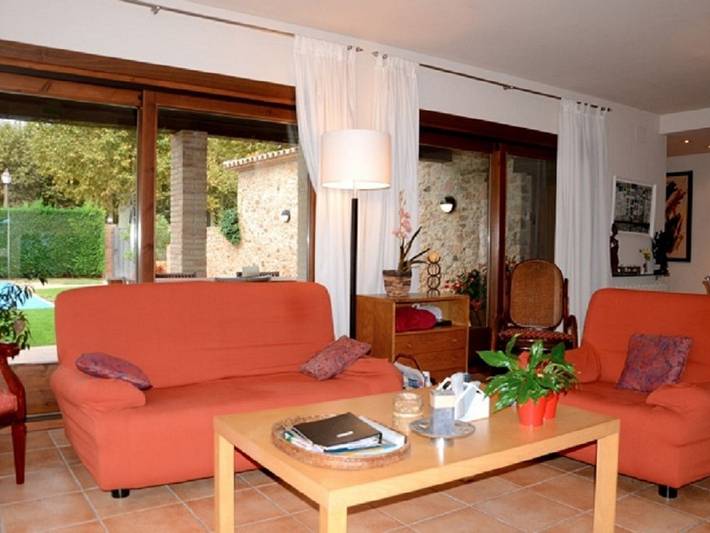 Location de vacances pour 8 personnes, avec terrasse et jardin dans Peratallada - 4
