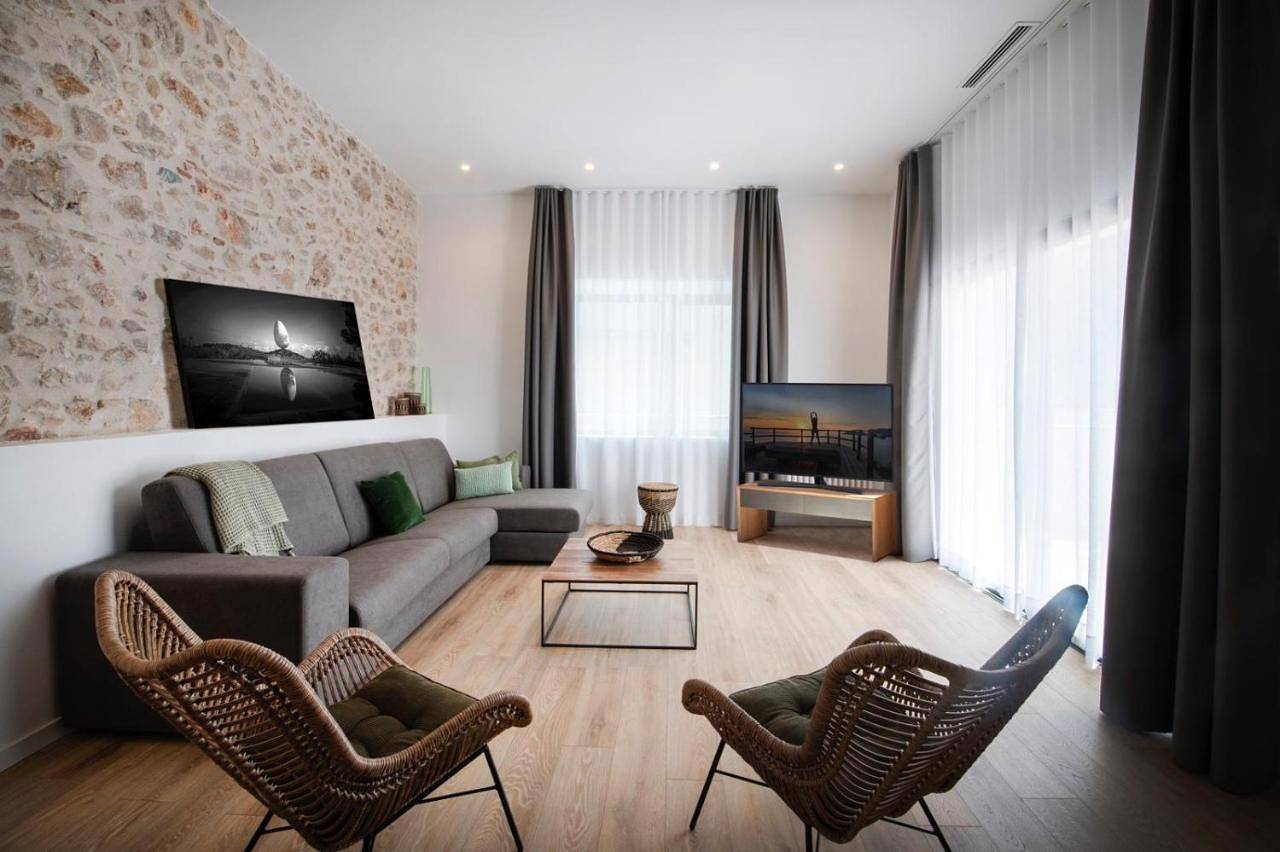 Apartamento entero, One-Bedroom Apartment in Figueras, Alt Empordà