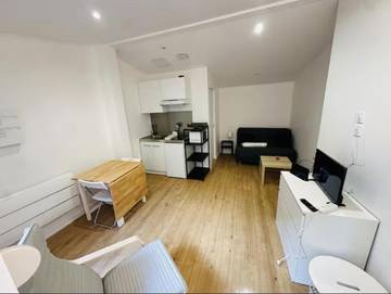 Gîte pour 2 personnes, avec terrasse dans Thermes Les Ecureuils