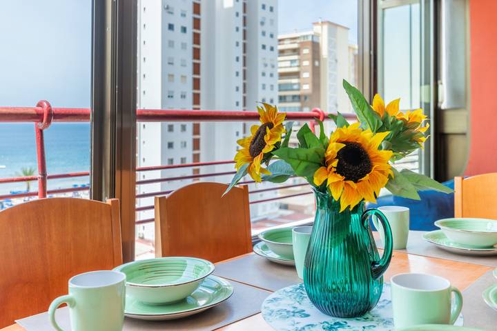 Apartamento entero, Apartamento 'Coblanca 7' con terraza privada, Wi-Fi y aire acondicionado in Playa de Levante, Costa Blanca