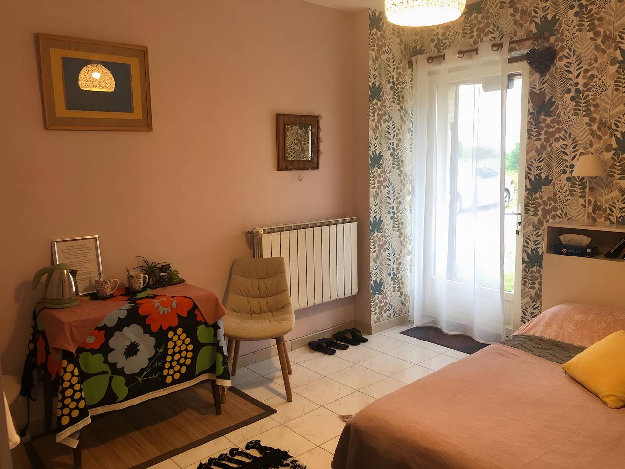 Casa de huéspedes 'Romántica' con jardín compartido y Wi-Fi in Durtal, Angers region