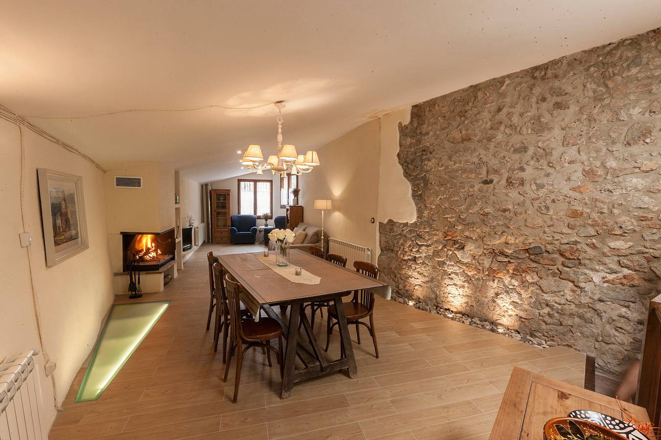 Casa rural 'Cal Martí' en Farena, Montañas de Prades, hasta 8 personas in Farena, Mont-ral