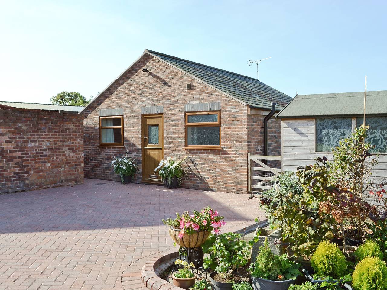 Weetwood Lodge in Tarvin, Cheshire West and Chester