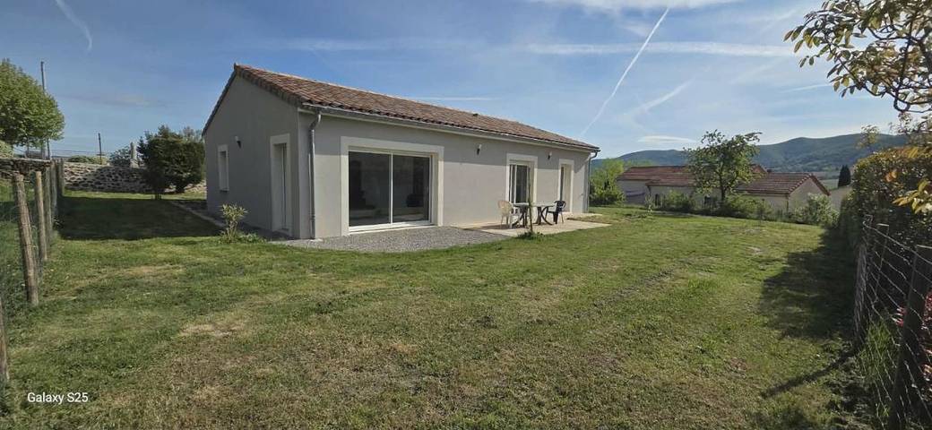Location de vacances pour 6 personnes, avec jardin et vue, animaux acceptés à Saint-Lager-Bressac - 2