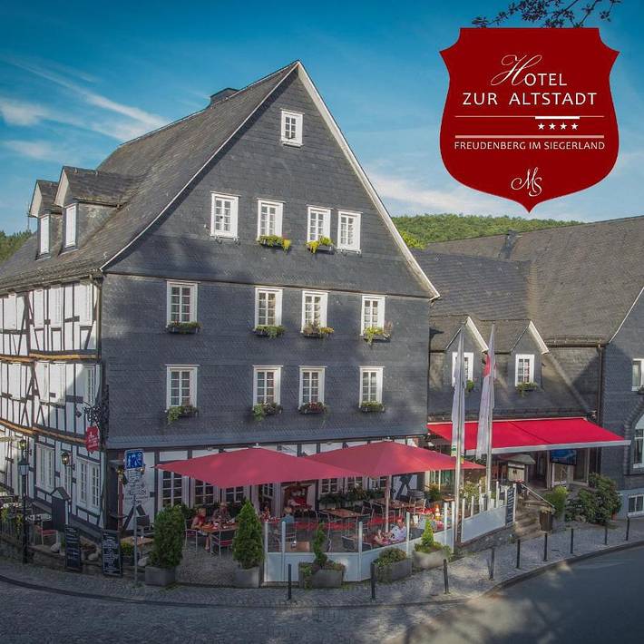 Hotel, mit Terrasse