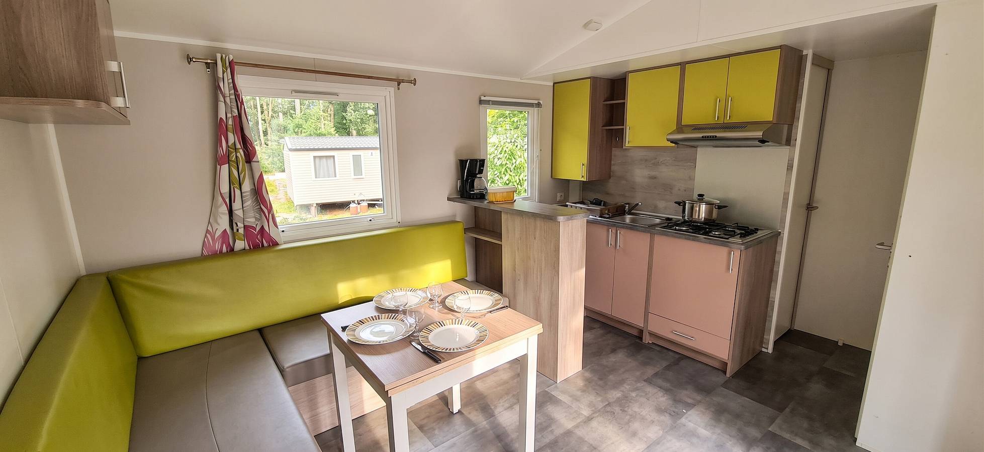Komfortables Bungalow in Saint-Chéron mit Pool in Saint-Chéron, Essonne