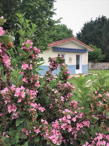 Chambre d’hôte pour 2 personnes, avec jardin et vue dans Rivières (Charente)