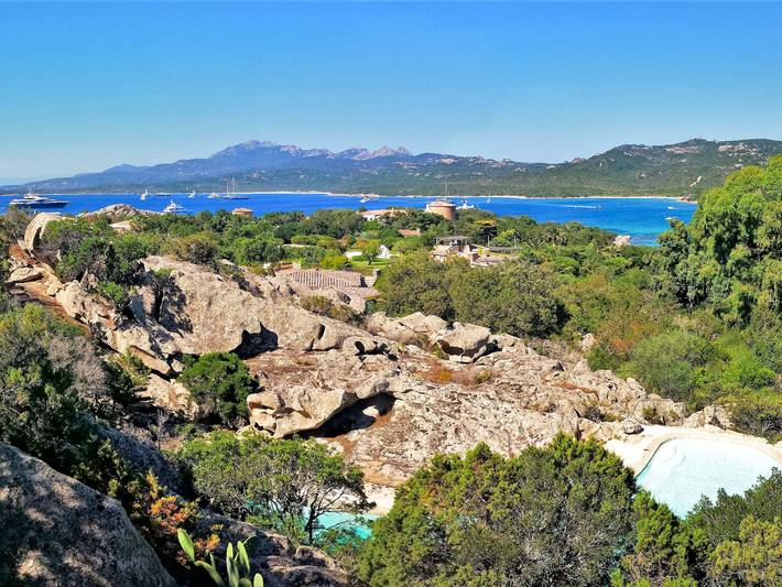 Location de vacances pour 6 personnes, avec terrasse et jardin à Arzachena - 2