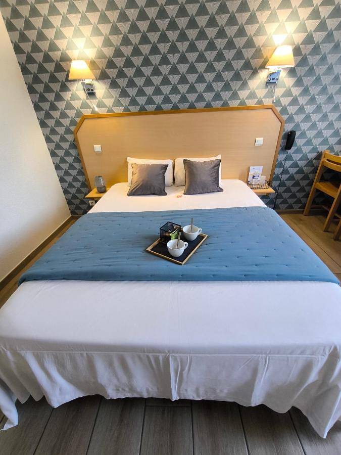 Hôtel Le Laury's-hôtel calme proche de Rodez avec parking privé gratuit-Arrivée après 20h possible via borne automatique in Onet-le-Château, Aveyron