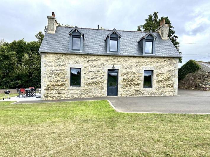 Location de vacances pour 4 personnes, avec jardin ainsi que vue et terrasse à Trédarzec - 2