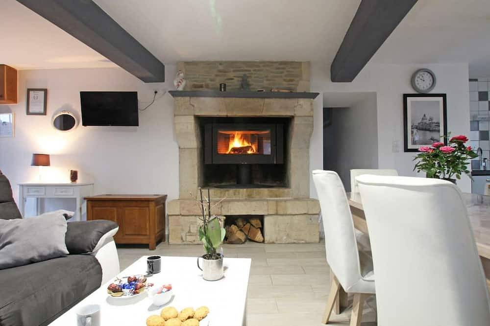 Maison de campagne avec parking et animaux permis in Montaigu-la-Brisette, Côte de la Déroute