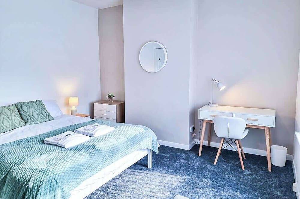 Modern Contractor House near Beach & Gaming Room in Cleethorpes, Grimsby and Cleethorpes