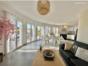 Villa pour 8 personnes, avec vue et jardin à Bandol