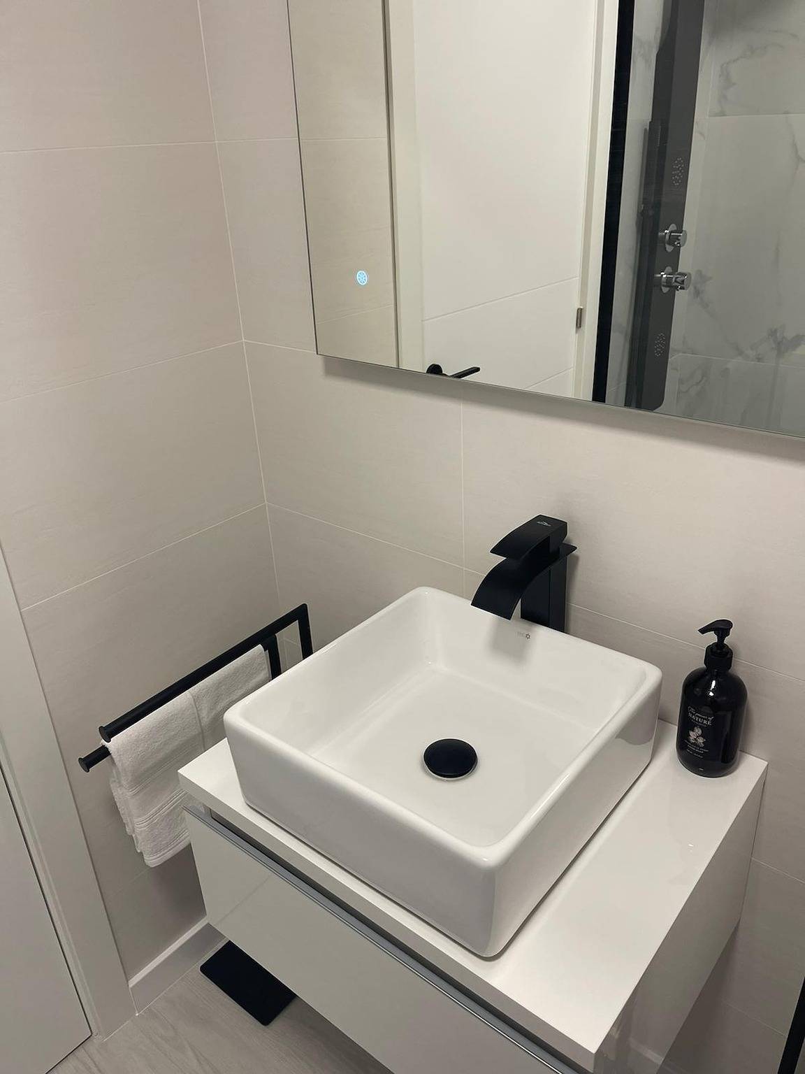 Apartamento vacacional entero, Seaside Apartment Sleeps 6 with Balcony in Villagarcía de Arosa, Rias Baixas