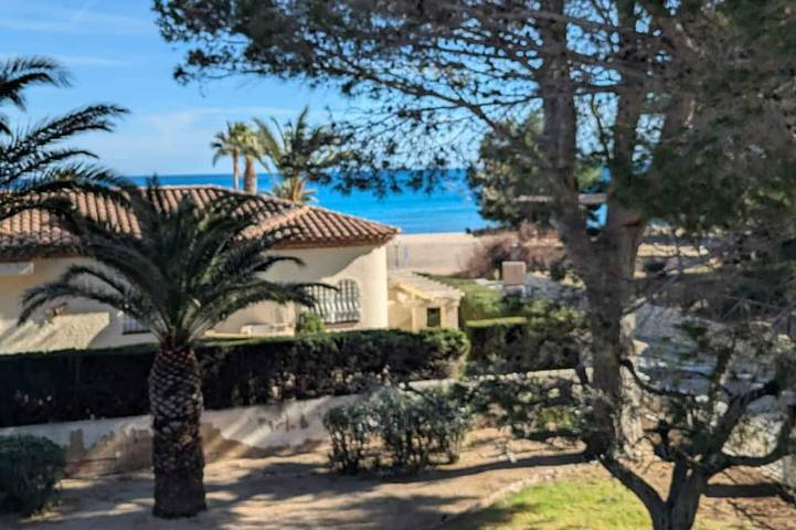 Chalet para 8 personas, con jardín además de balcón y jacuzzi, Se admiten mascotas - 1