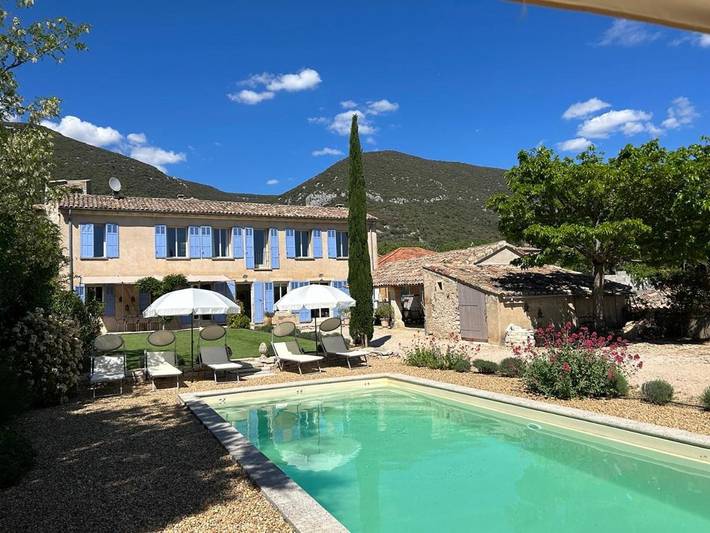 Casa de vacaciones para 8 personas, con terraza y vistas además de piscina y jardín - 1