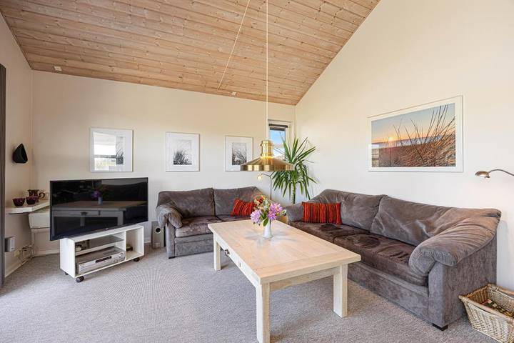 Gepflegtes Sommerhaus mit Whirlpool und Sauna in Årgab, Holmsland Klit