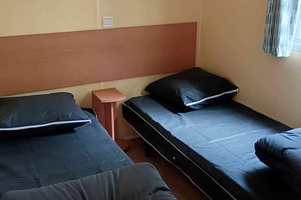 Mobile home with terrace - 6 guests in La Tour-d'Auvergne, Volcans d'Auvergne Regional Nature Park