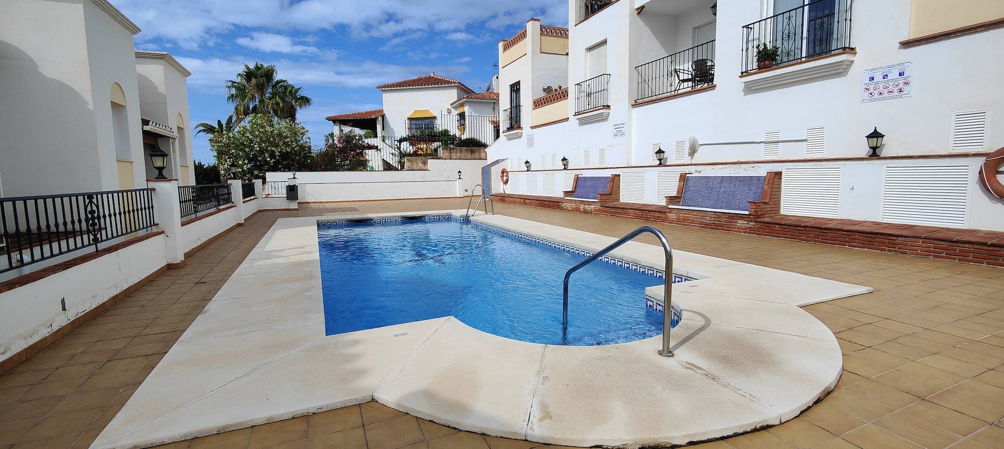Entire apartment, Pinar Del Mar in Playa de Burriana, Nerja