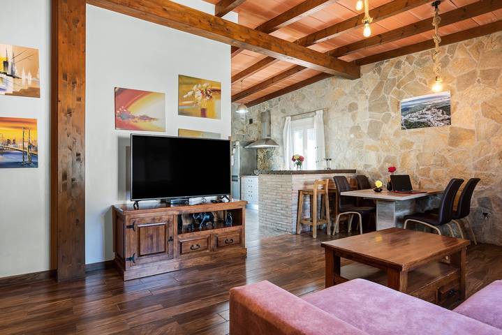 Chalet 'Casa Juan Alba' con vistas a la montaña, piscina y Wi-Fi in Vejer de la Frontera, Costa de la Luz