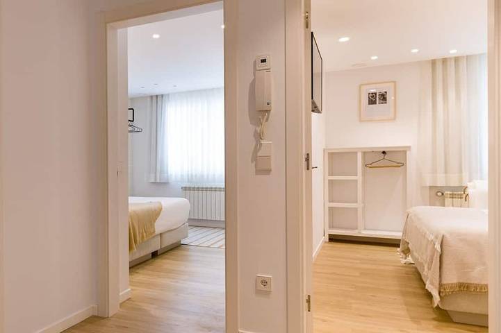 Entire apartment, Superior Double Apartment in Santiago de Compostela, La Coruña Province