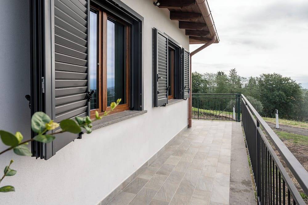 Panoramic balcony and breathtaking views, a stone's throw from Lake Bolsena in Le Mosse, Montefiascone