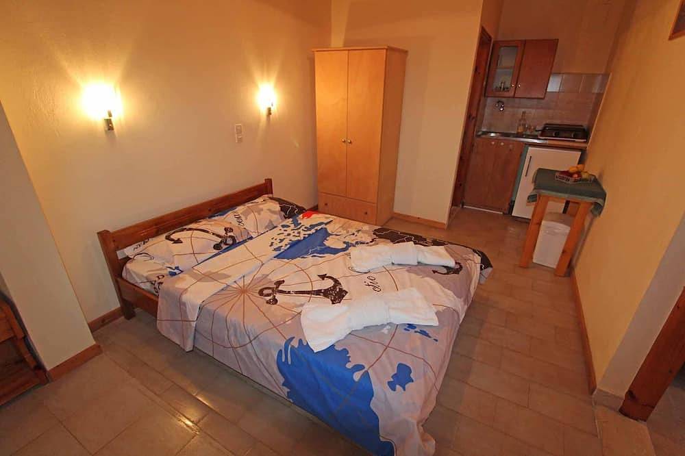 Ganze Wohnung, Weiße Haus Pagoi Wohnung in Agios Georgios, Korfu