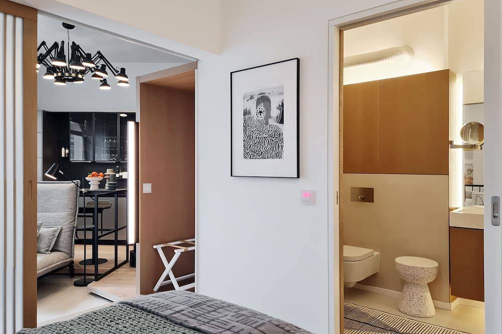 Entire apartment, Best deal in town !  Omuntu Designer Apt in the center of Munich in Munich Isarvorstadt, Munich