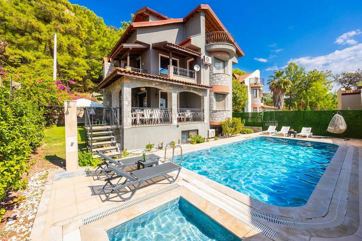 Chalet para 9 personas, con terraza además de jacuzzi y jardín - 1