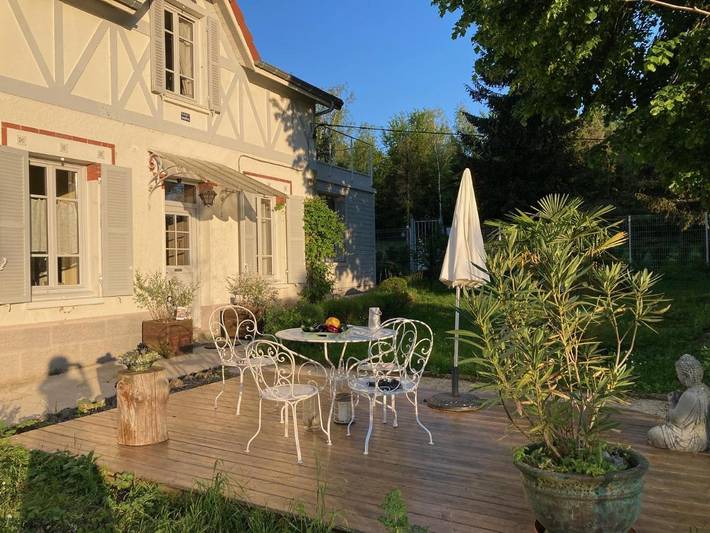 Cottage pour 2 personnes, avec jardin et vue, animaux acceptés dans La Veuve