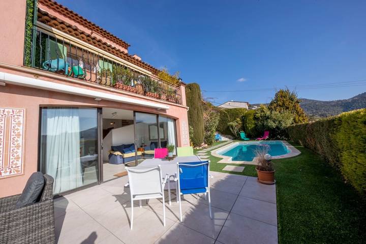 Villa pour 8 personnes, avec jardin ainsi que piscine et balcon, adapté aux familles dans les Alpes maritimes - 4