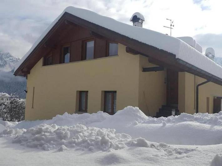 Hütte für 12 Personen, mit Whirlpool und Terrasse sowie Garten und Pool in Innsbruck