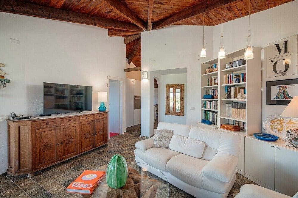 Villa-Gartenblick-Eigenes Badezimmer in Punta Pietra Bianca, Olbia-Tempio