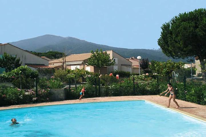 Villa pour 4 personnes, avec piscine et jardin - 1