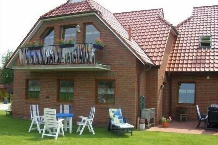Ferienhaus für 4 Personen, mit Garten und Balkon in Westerbur
