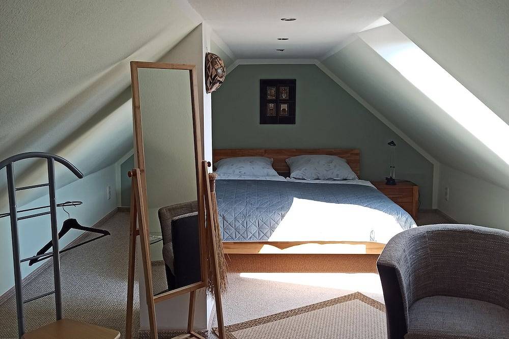 Holiday home in a beautiful garden, near the Baltic Sea and the state capital in Dobin am See, Ludwigslust-Parchim