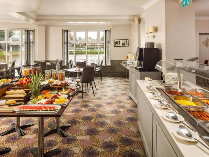 Ganze Wohnung, Sonntag London Staines-upon-Thames Heathrow T5 – Classic Double in Spelthorne, Colne Valley Park