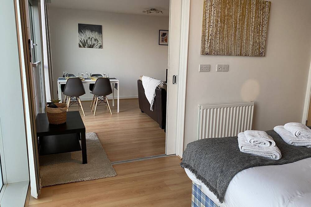Ganze Wohnung, Stadtblick-Eigenes Badezimmer-Apartment-Central Location in Milton Keynes, Südostengland